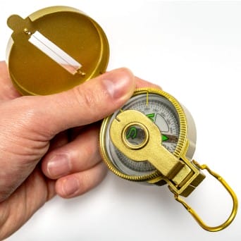 Closed metal compass