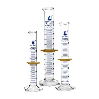 A set in foam: 3 boro measuring cylinders (25,50,100 ml)