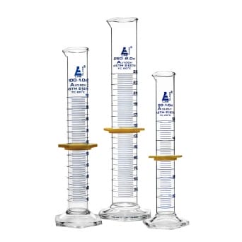 A set in foam: 3 boro measuring cylinders (50,100,250 ml)