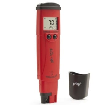Waterproof pH and temperature tester, electronic, with 0.1 pH resolution