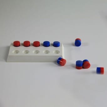 We count to 5 and 10 - two-coloured pegs with a base