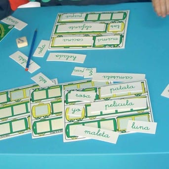 A syllable game to learn Spanish